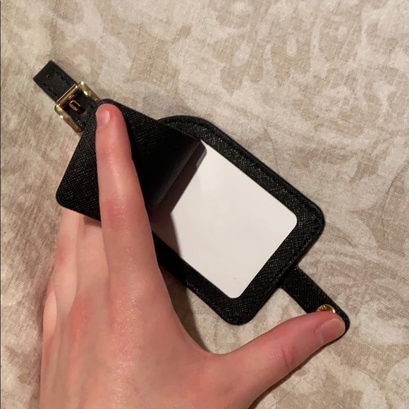 Michael Kors Luggage Tag - Picture 3 of 3